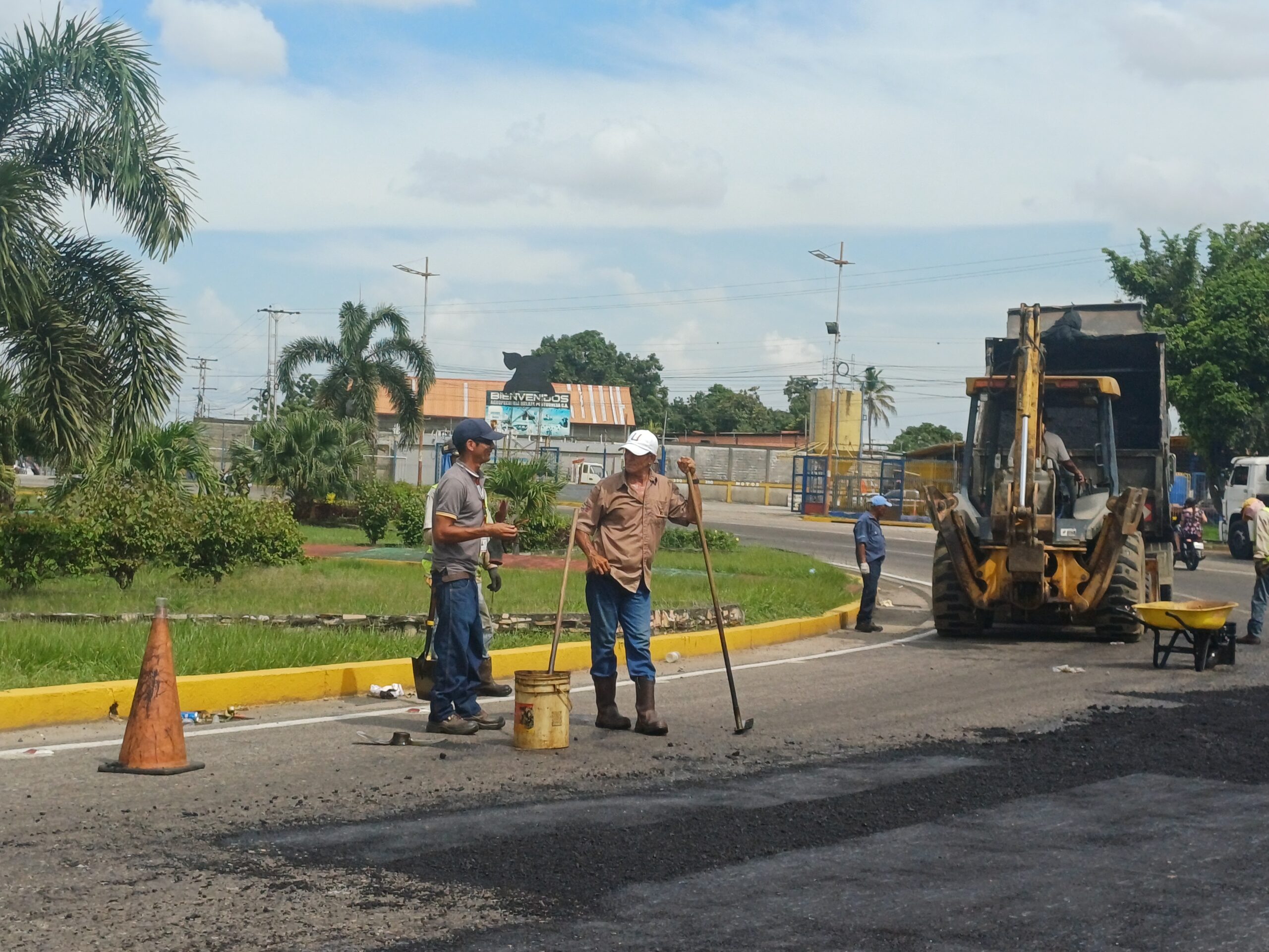 Plan de bacheo se activóen la Redoma Industrial
