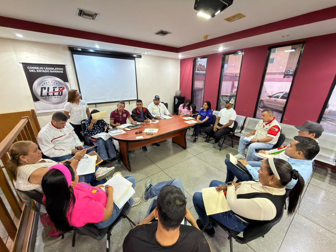 Impulsan el desarrollo económico local con la Mesa de Trabajo para el Anteproyecto de Ley de Emprendimiento del Estado Barinas
