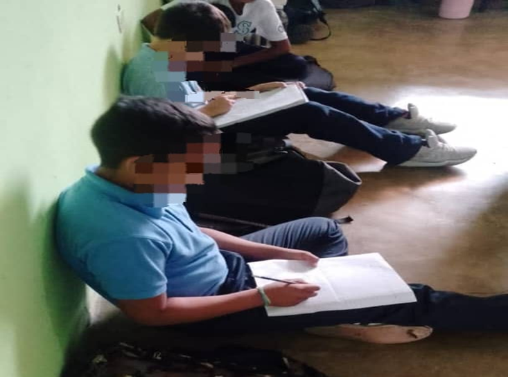 En el Liceo Henrique Ignacio GutiérrezEstudiantes de Libertad reciben clasesen condiciones inadecuadas e indignas