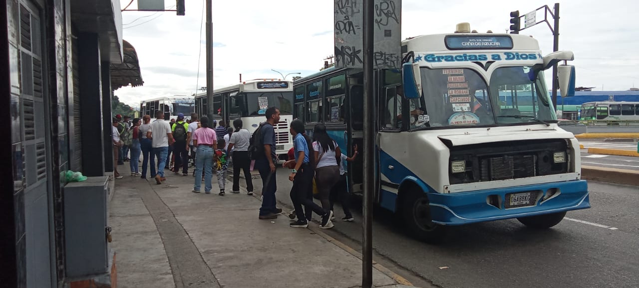 Plantean crear bono de transportede 30$ para empleados públicos
