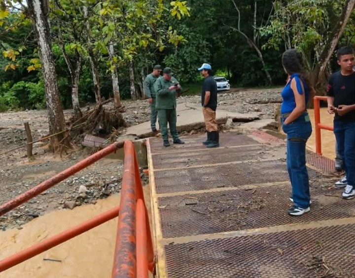 Del municipio SucreComisión mixta realizó inspección coordinadaal puente Rojo vía La Chiguira