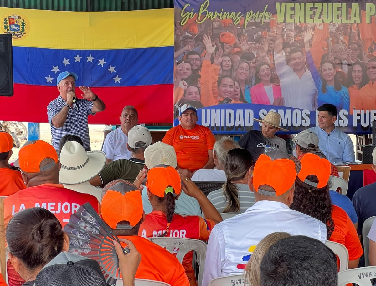 Dirigencia opositora recorre PedrazaSuperlano y Narváez promueven el cambiopolítico en asamblea de Maporal