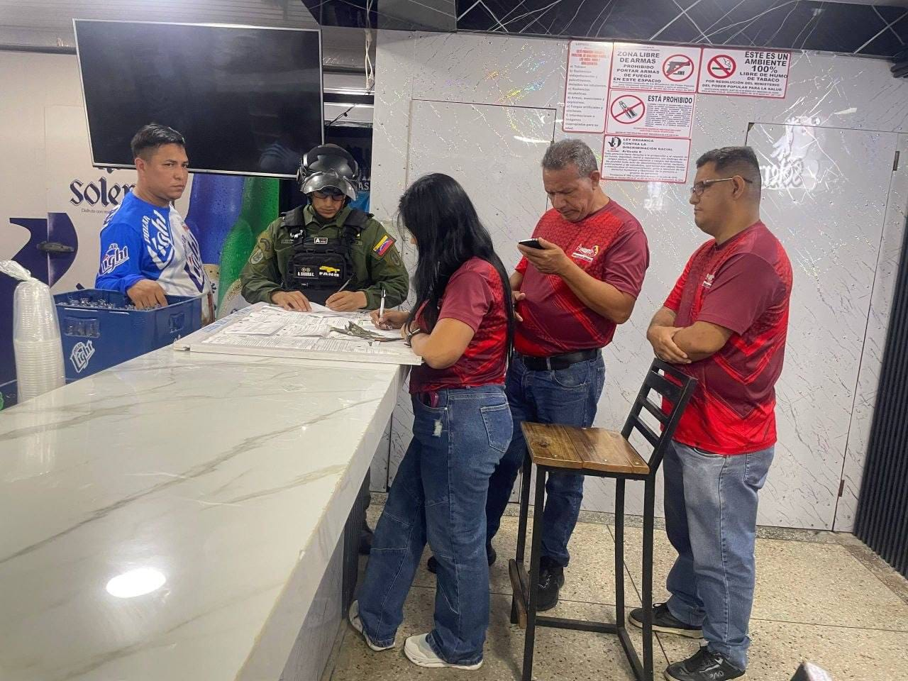 En Los Pozones                                                        DESUR Barinas y SAMAT cierran licorería “Maryjac” y procesan a ciudadano infractor