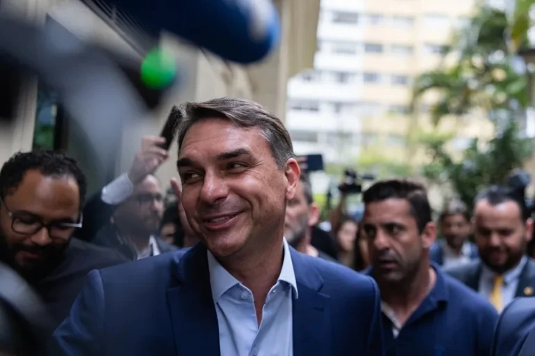 Flávio Bolsonaro se fuga a Estados Unidos, según varios medios brasileños