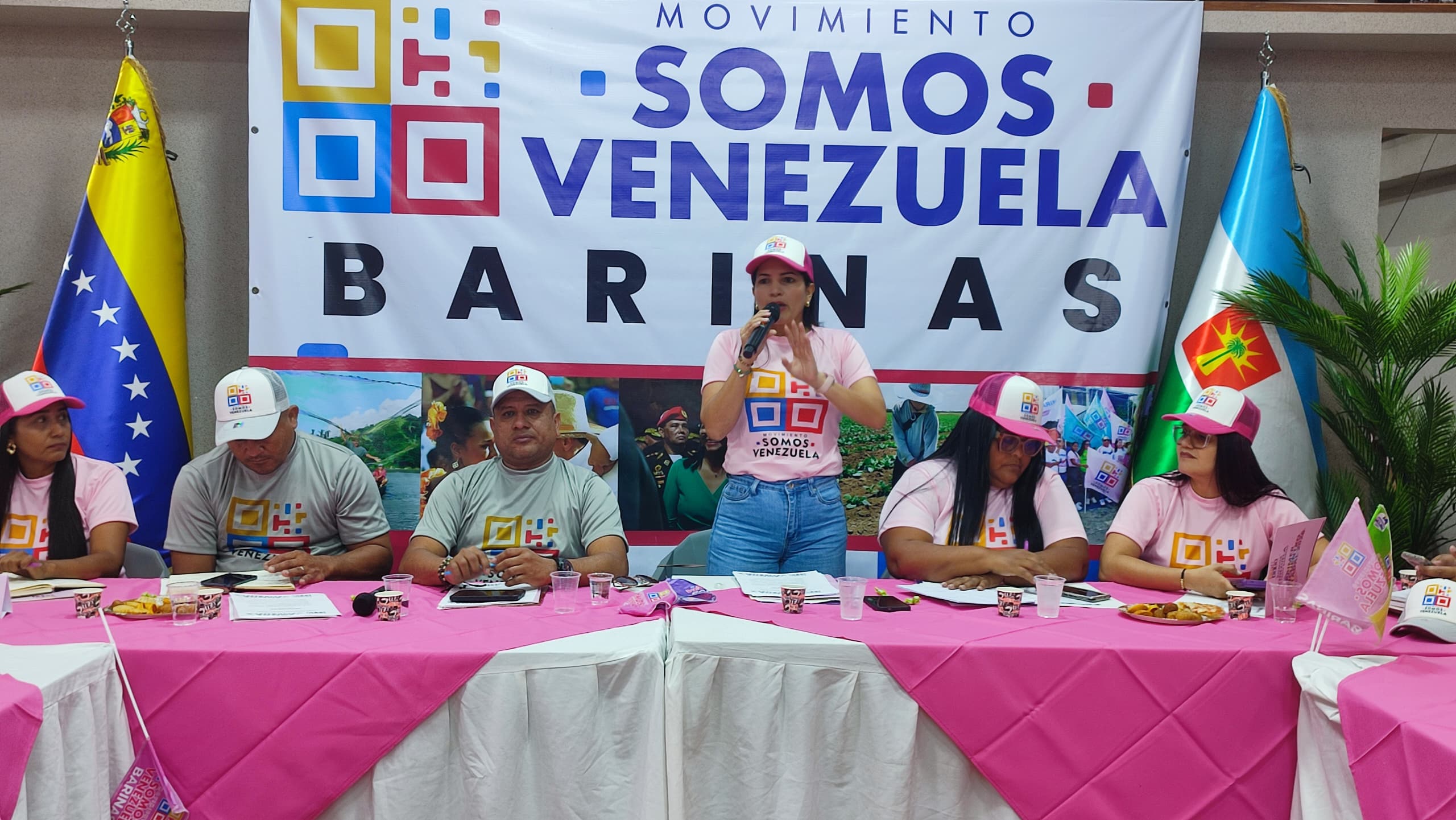 Encuentro Estadal cumplieron miembrosdel Movimiento Somos Venezuela en Barinas