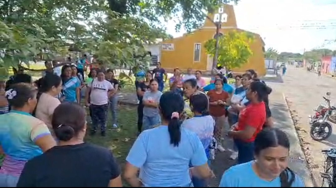 En Torunos padres y representantes pidenque se mantenga la directora de la U.E.