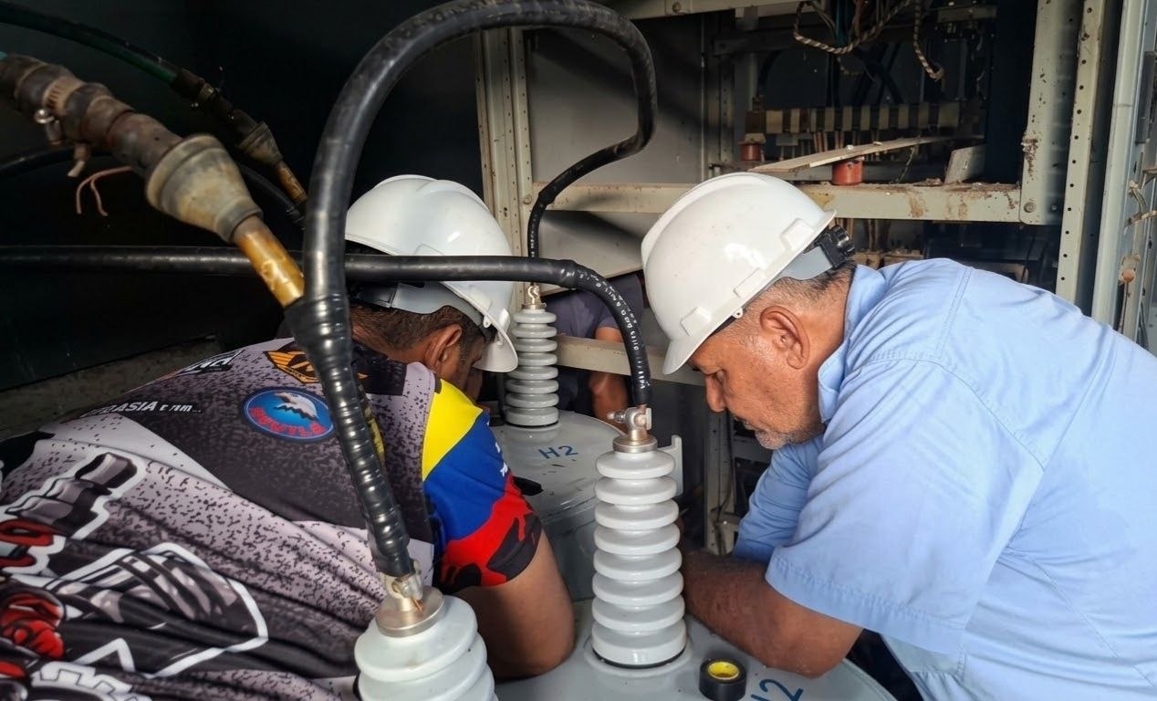 CORPOELEC instaló transformadores de 167 kVAen el Hospital «José Arnoldo Camacho Peña» de Barinas